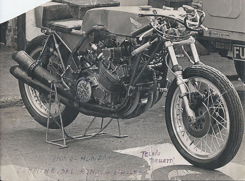 1024px-Honda_GP_500_Belletti_frame.jpg