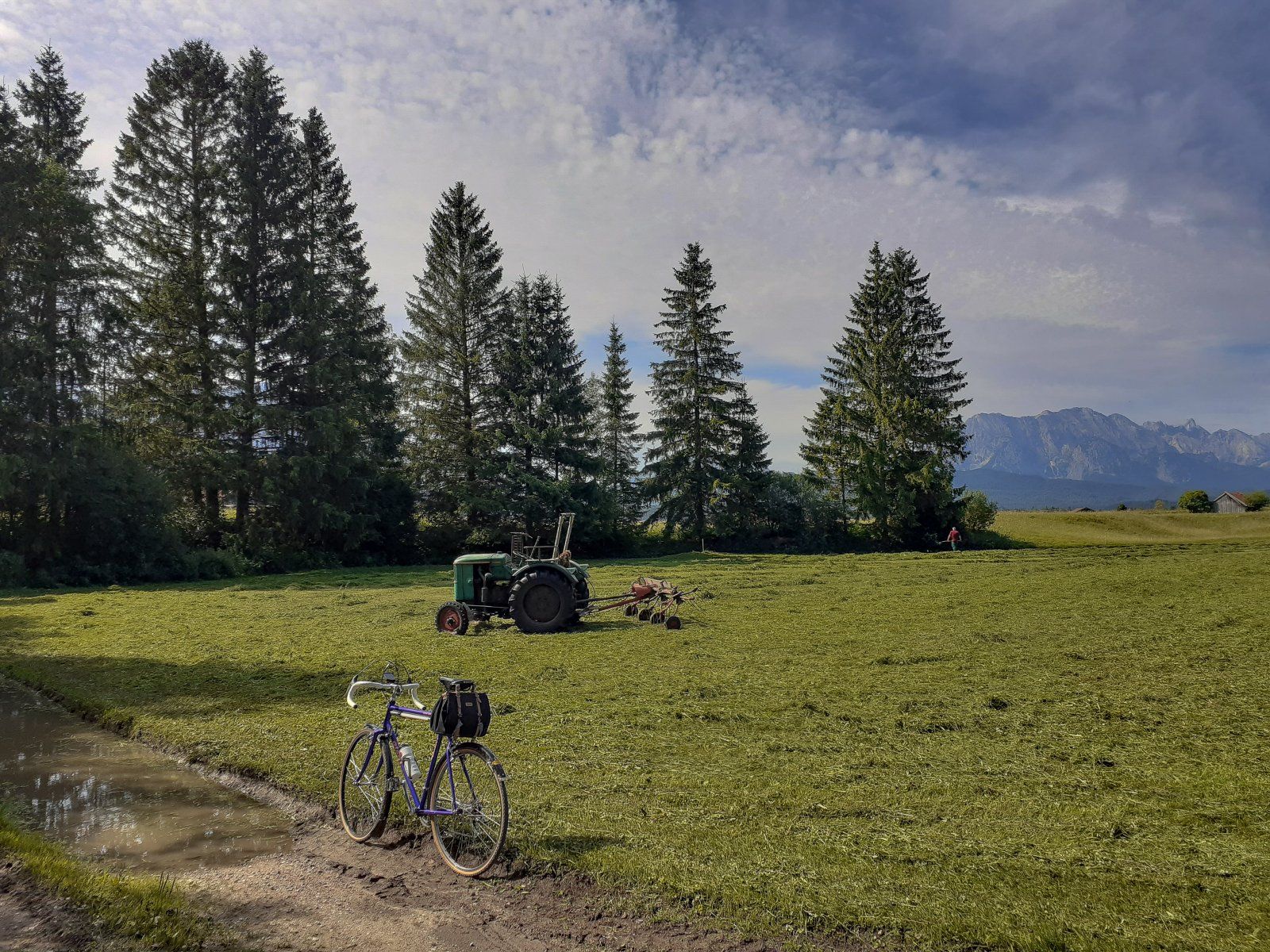 11er Deutz bei Wallgau im Einsatz, Heuernte 2021.jpg