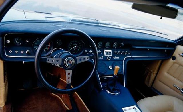 1967-maserati-ghibli-interior-photo-522644-s-520x318.jpg