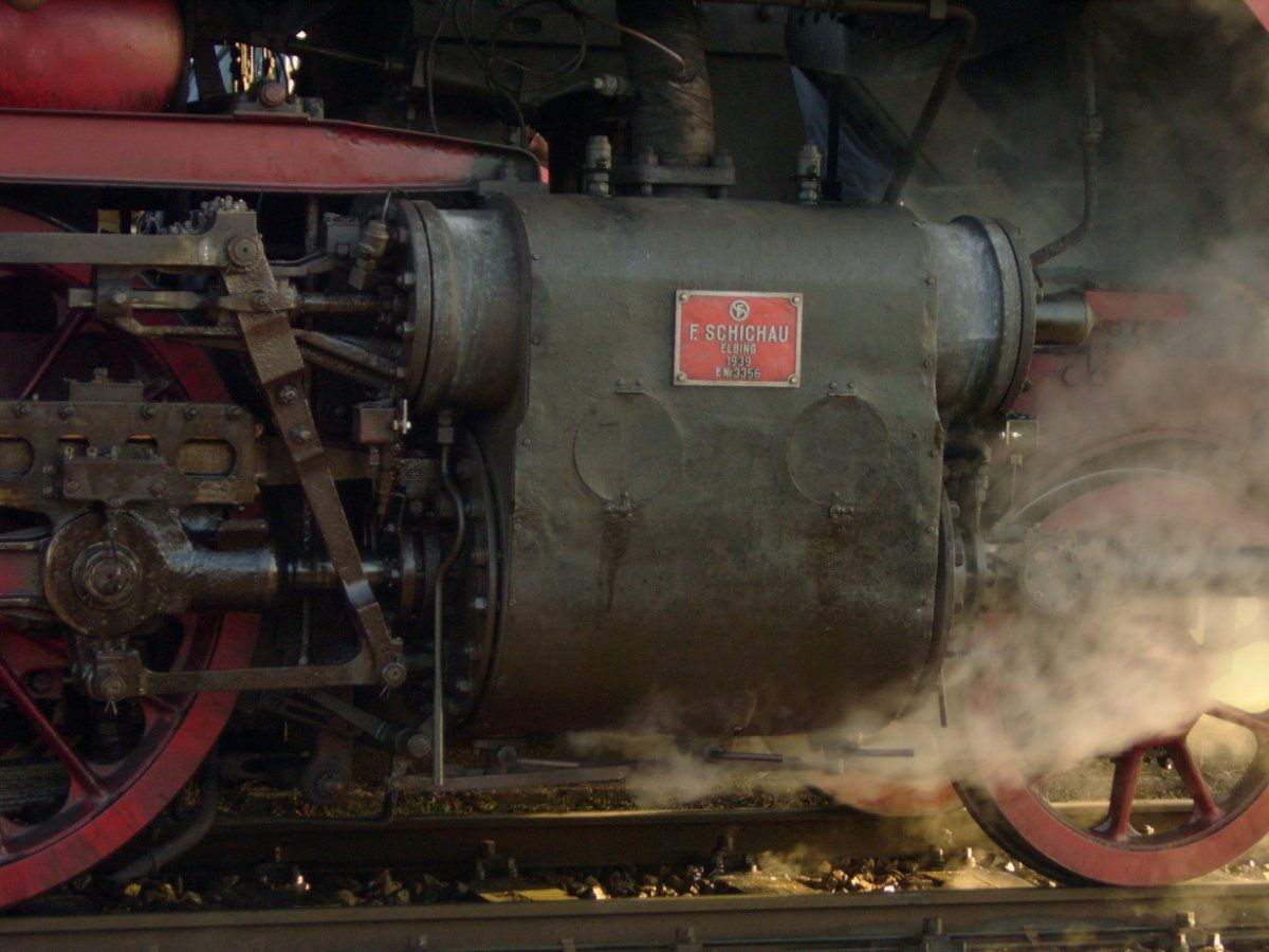 2005-12-11 Ostbahnhof BR 41 21a.jpg