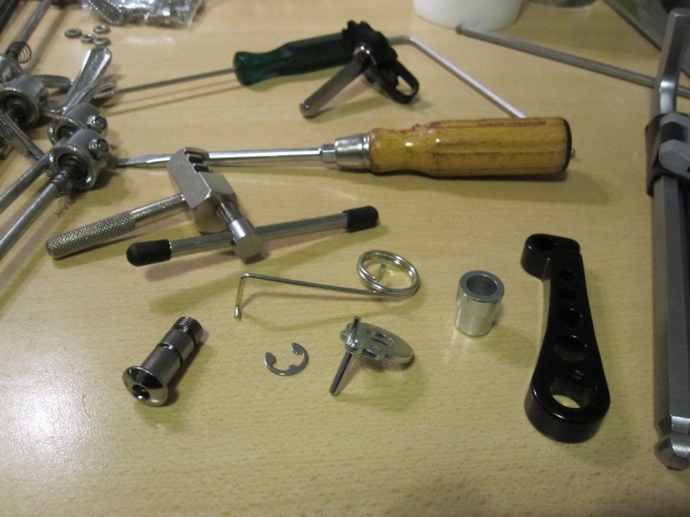 2013-02-03 06a Raleigh Eagle Kettenspanner.jpg