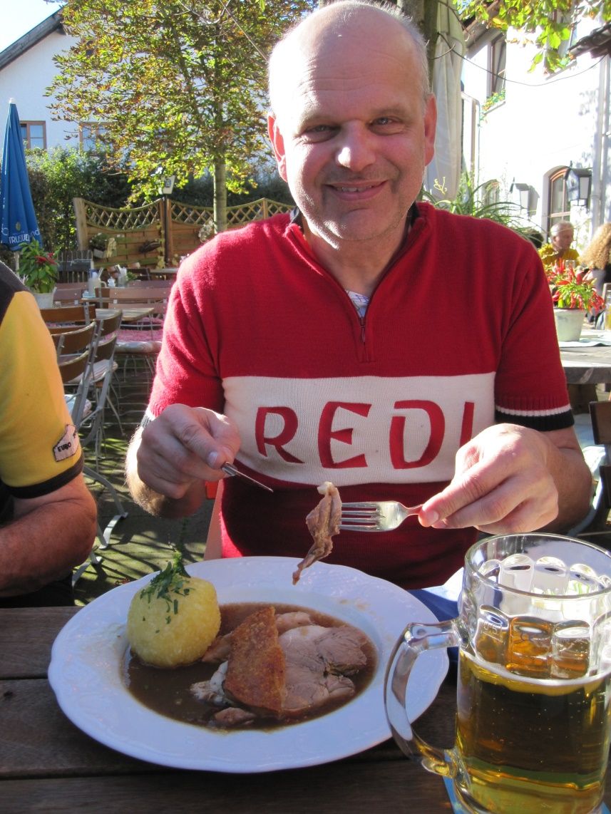 2014-10-18 P-B-P 66a Alex mit Schweinsbraten.jpg