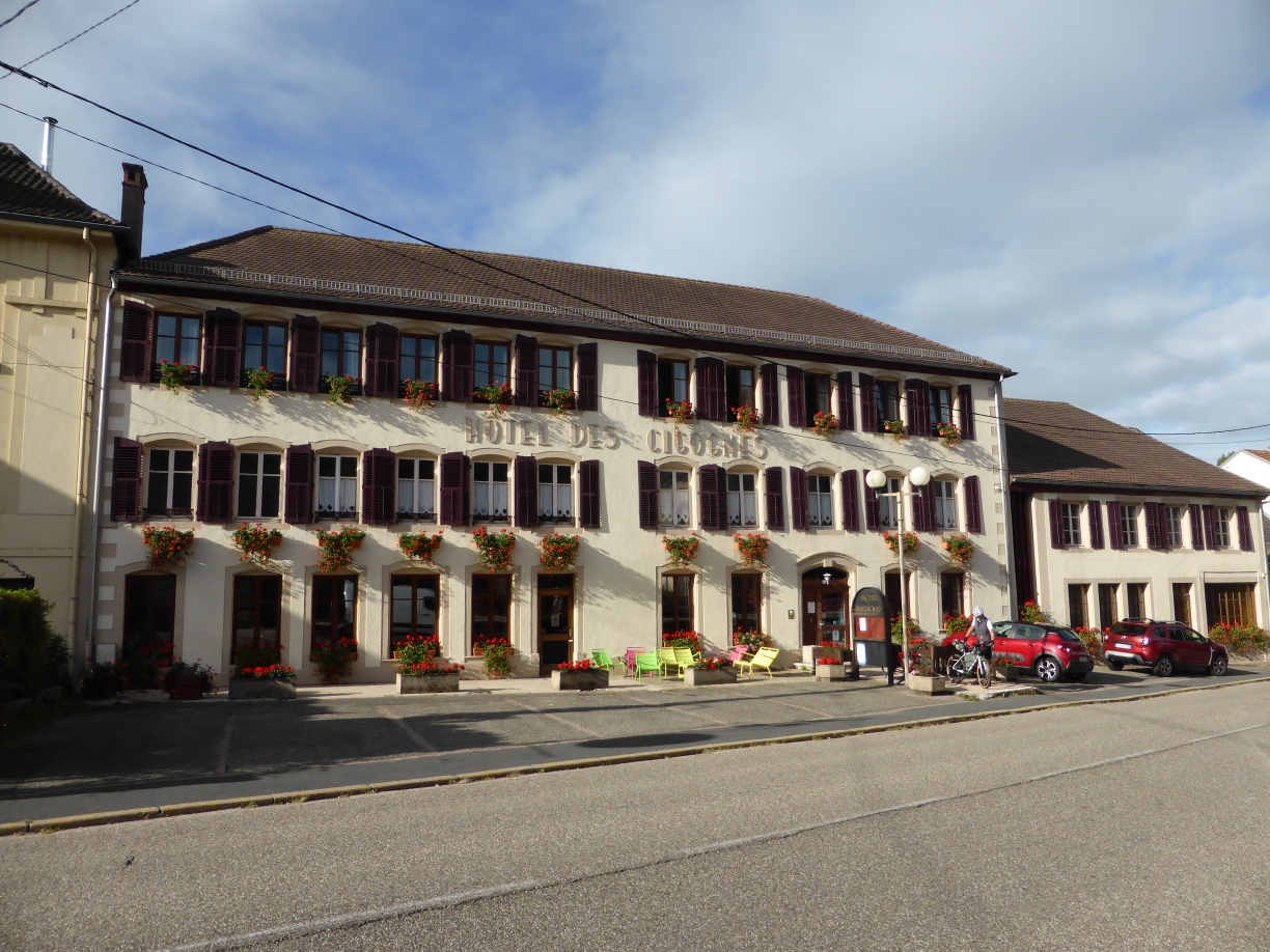 2019-09-12-hotel-de-cigognes.png