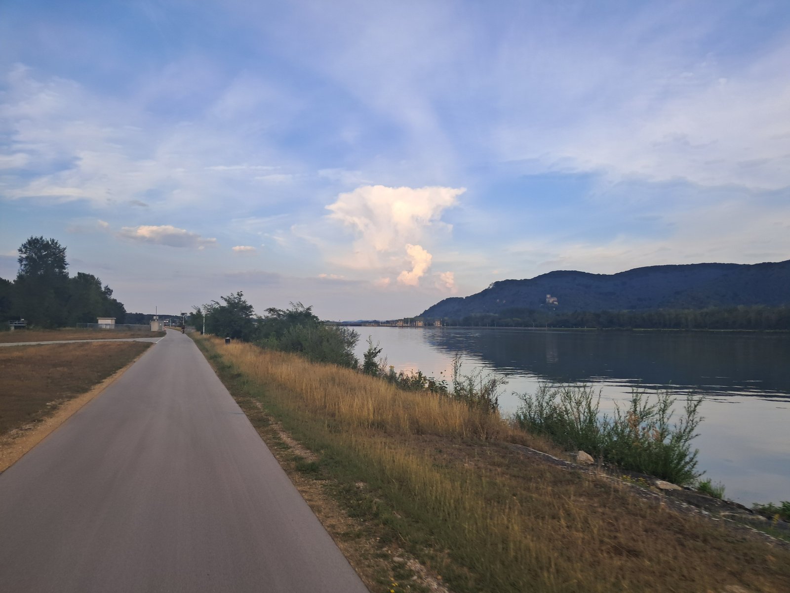 20240813_185351.jpg 20240813_185351.jpg