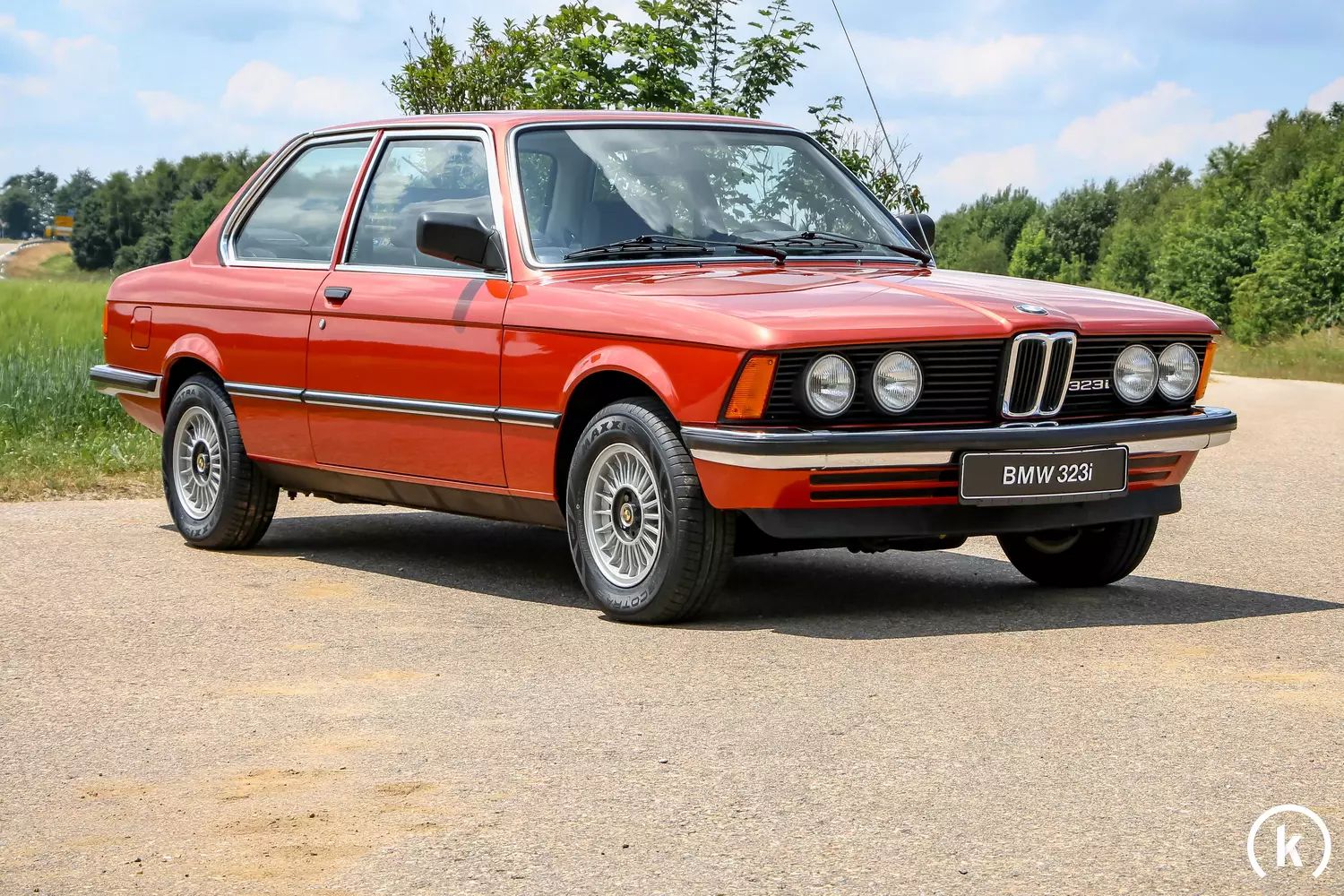 323i_1.jpg