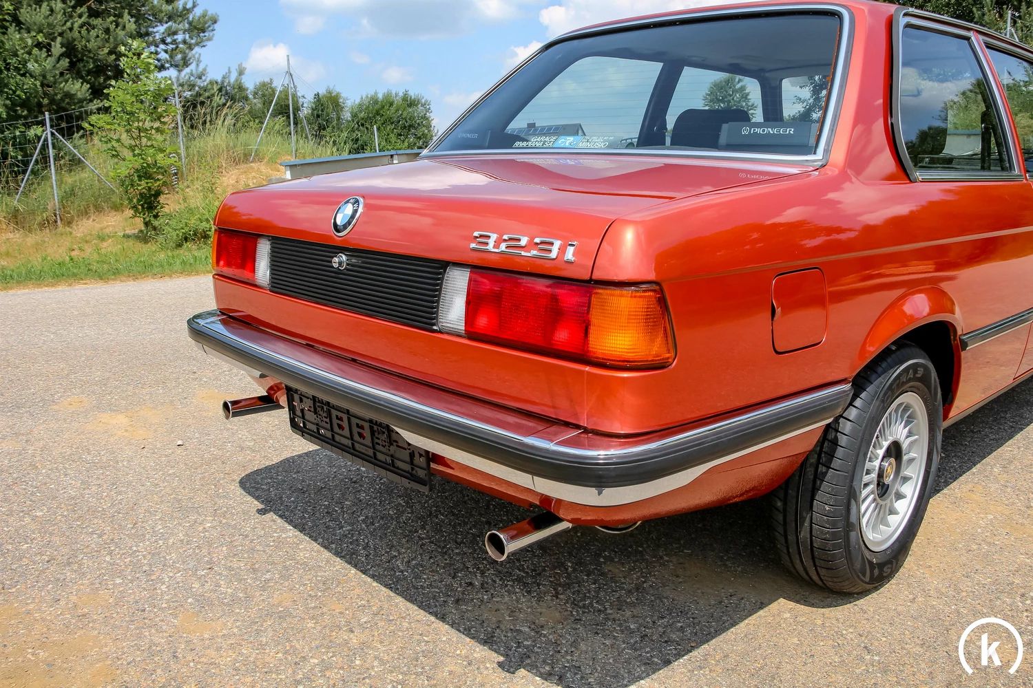 323i_2.jpg