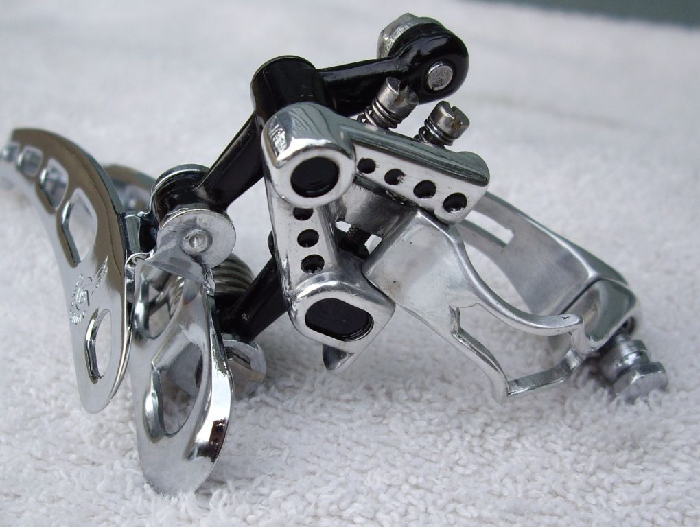 54616231@N04_6792685439_Super Record 5-Hole, Flat Cage Derailleur.jpg