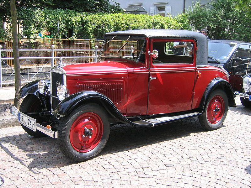 800px-EM_Peugeot_221.jpg