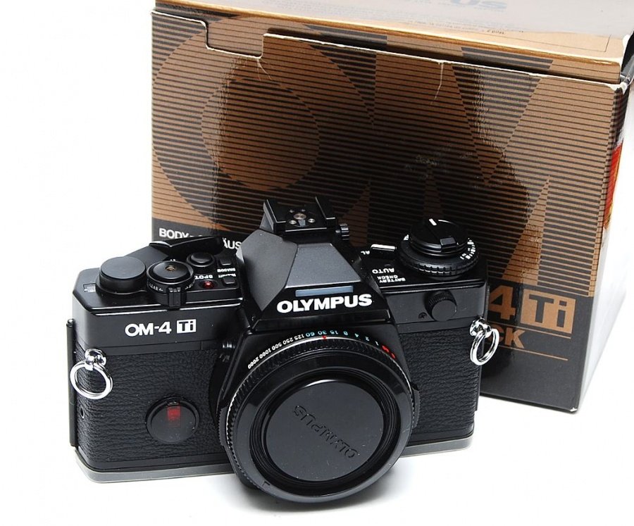 900px-OM-4_Ti_black_Arsenal_1.jpg