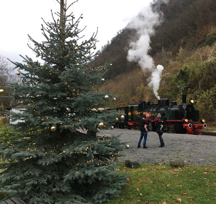 Advent.3.jpg
