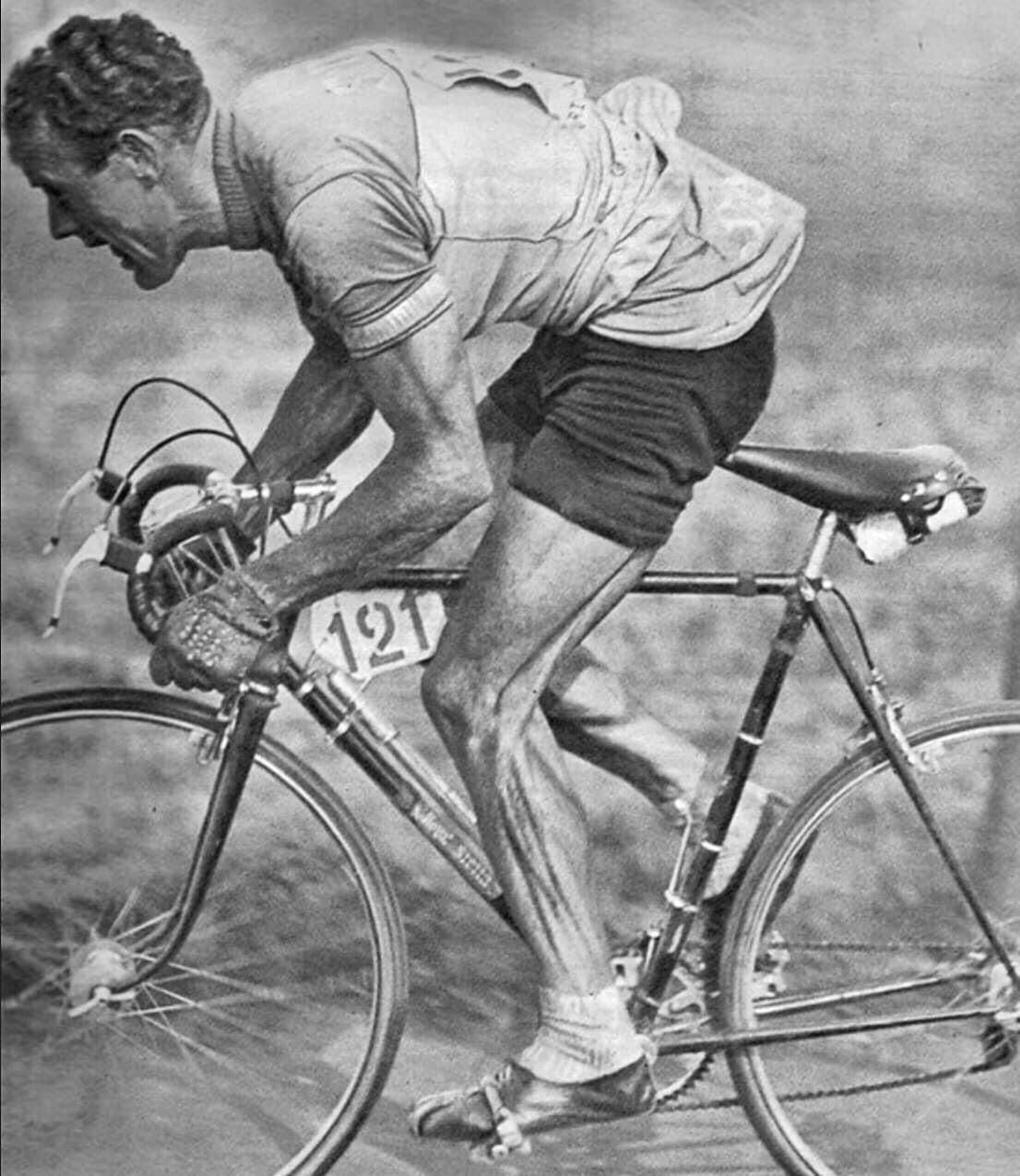 André Mahé Paris-Roubaix 1949.jpeg