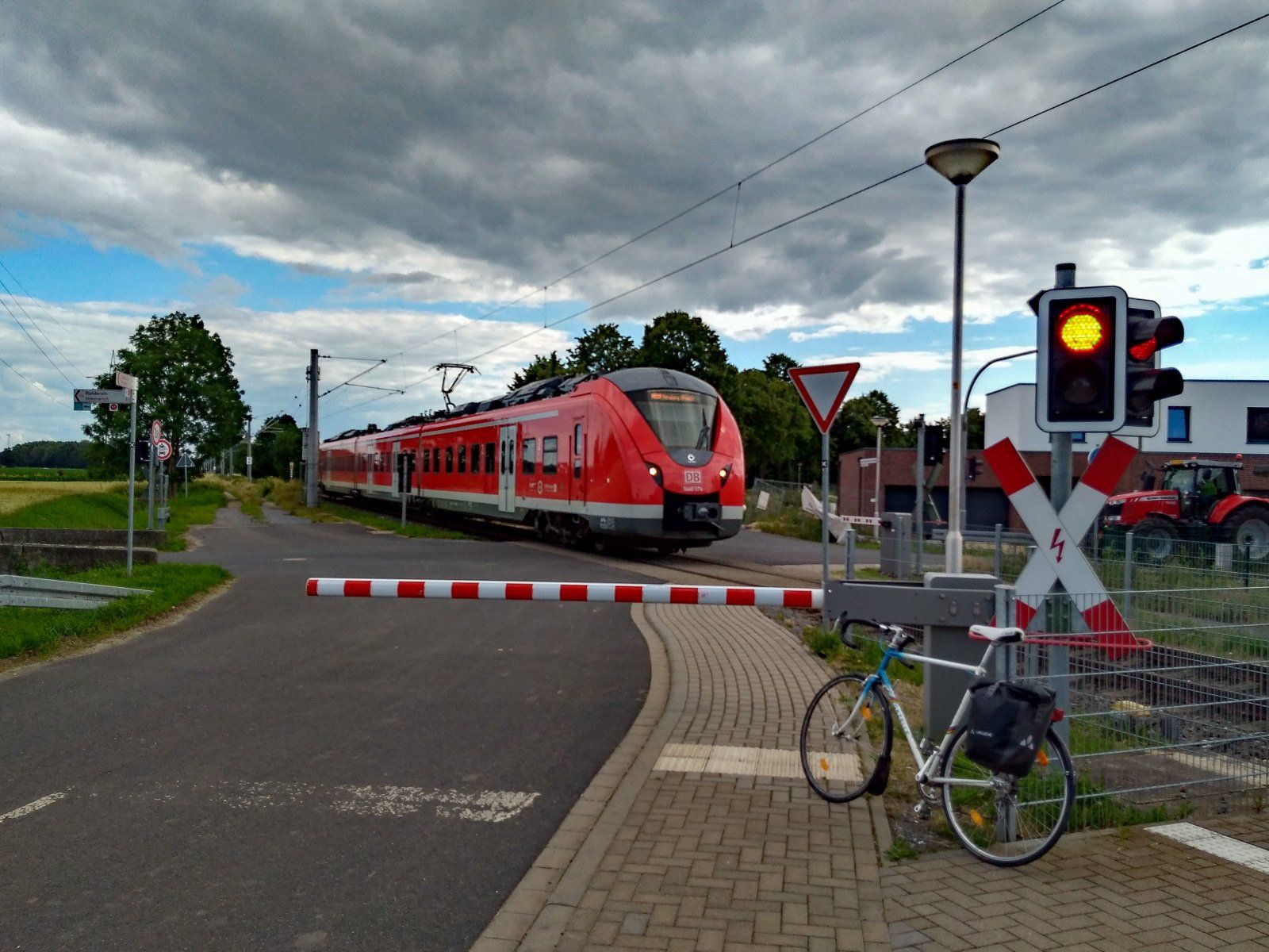 Bahnübergang Horst.jpg