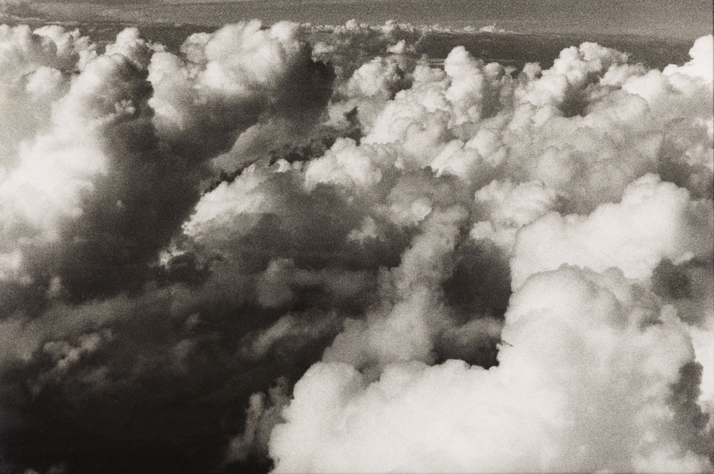 Balthasar Burkhard - Nuages ​​8 (1999).jpg