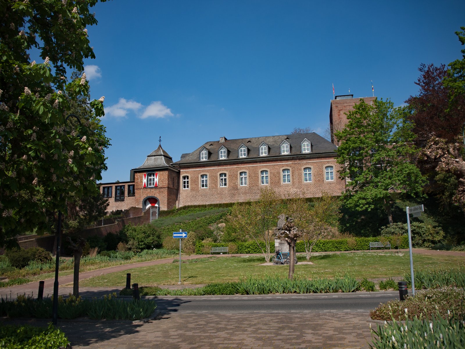 Burg Wassenberg 1.jpg