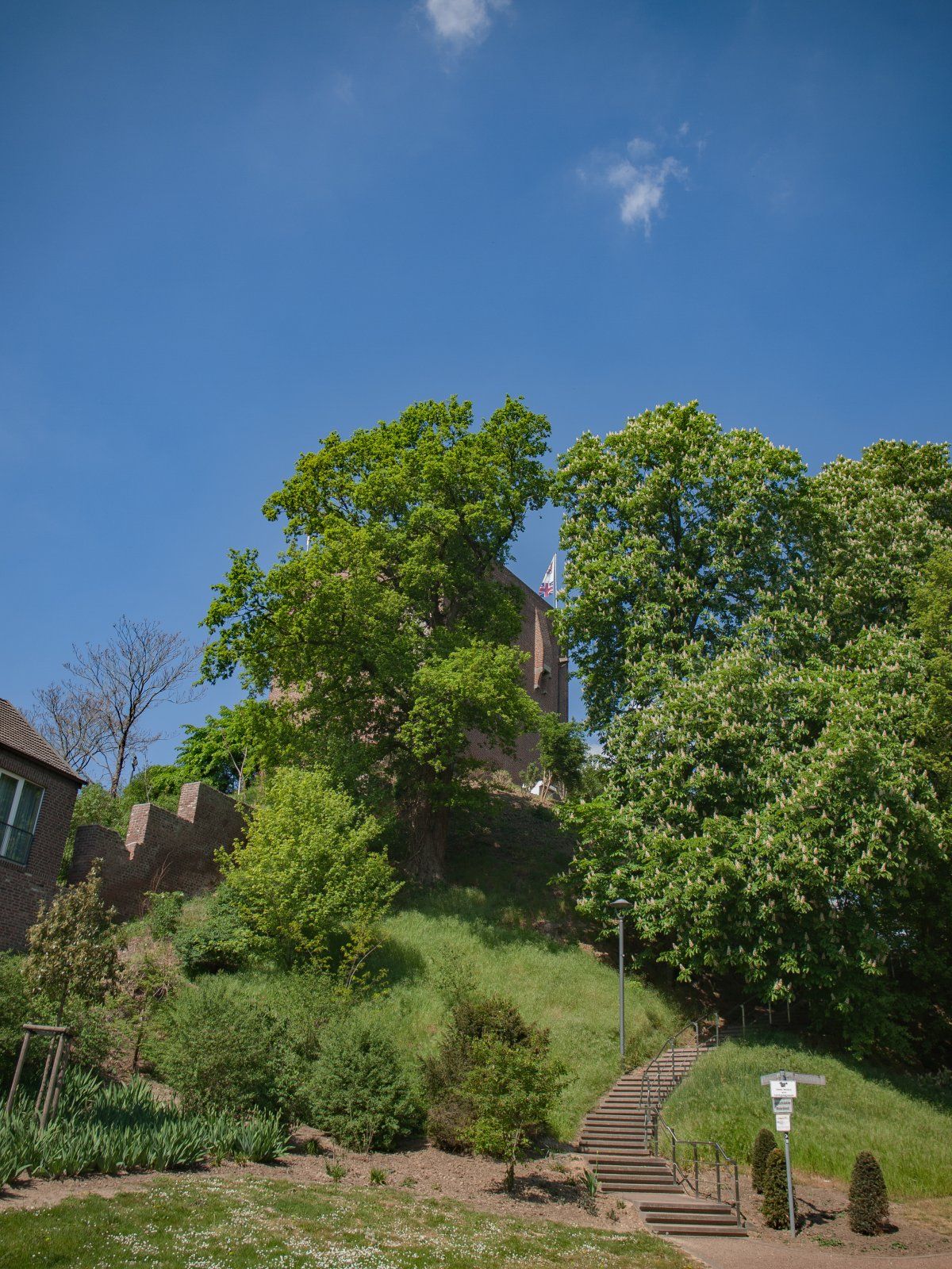 Burg Wassenberg 2.jpg