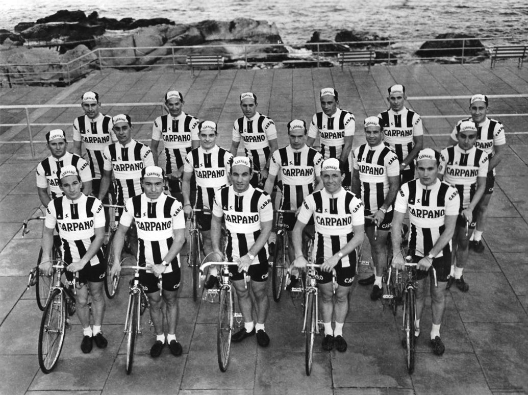 Carpano_cycling_team_1959.jpg