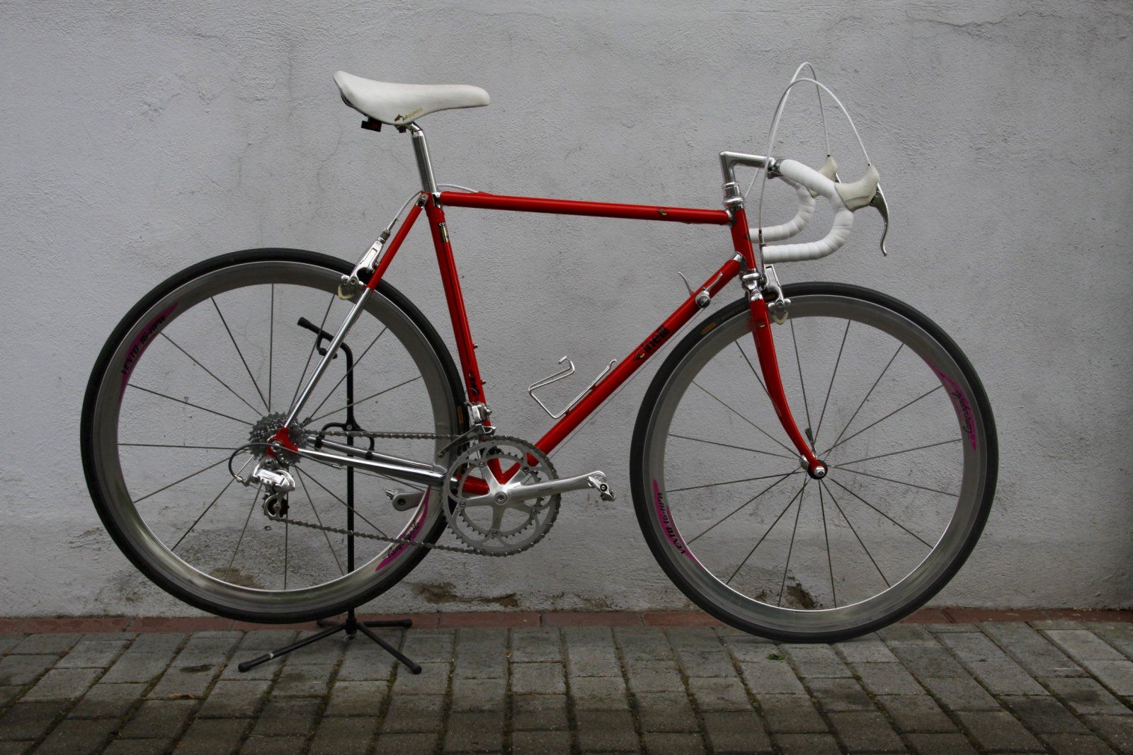 Cinelli mit Ventos und Deltas.JPG