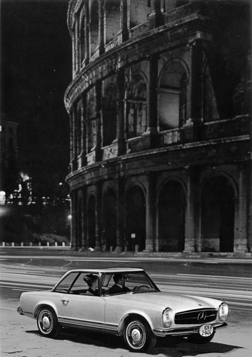 colosseo macchina mercedes benz.jpg