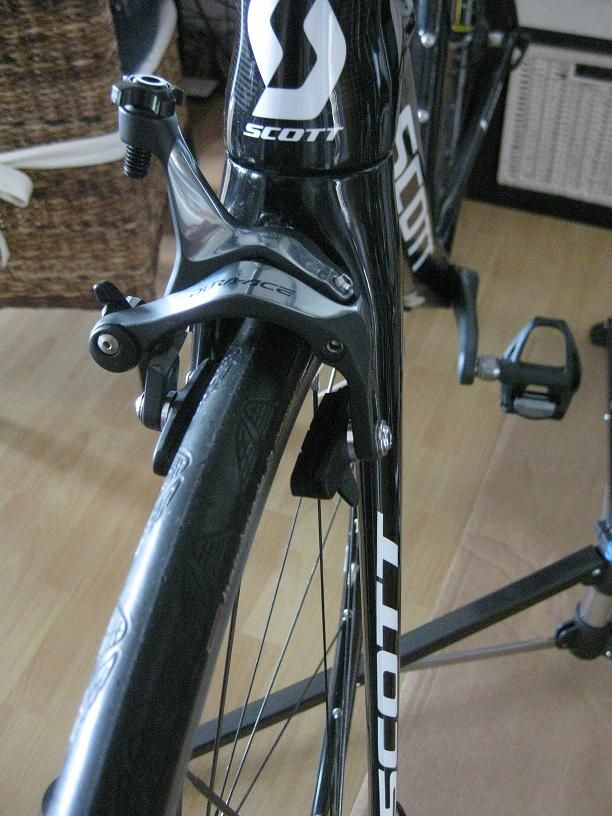 Detailansicht - Dura Ace Bremskörper (vorne).JPG