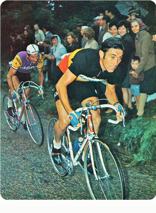 Eddy Merckx leading Raymond Poulidor in 1970, after he won the Belgian Championship. He is rid...png
