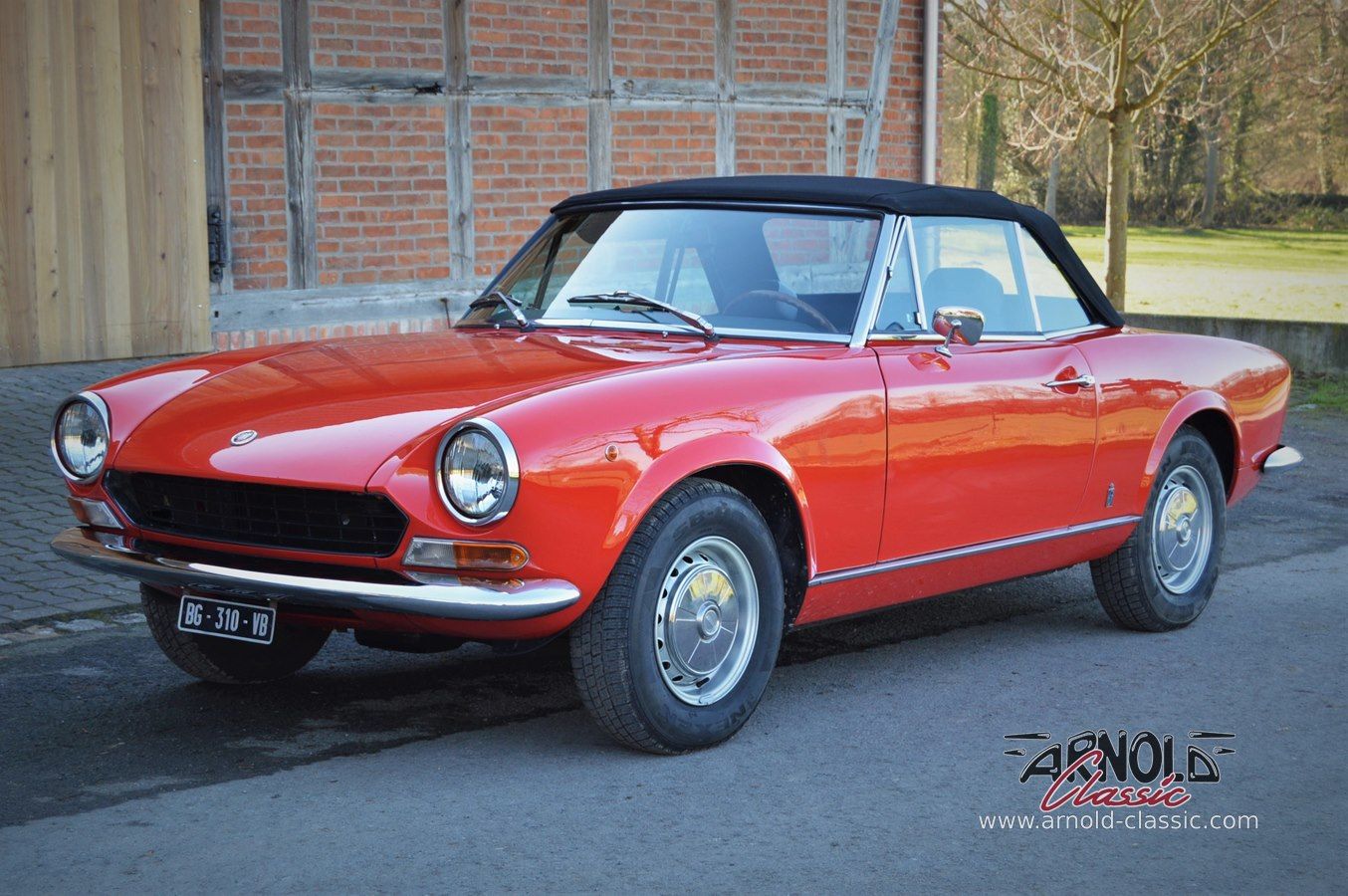 Fiat-124-Spider-CS1-1.jpg