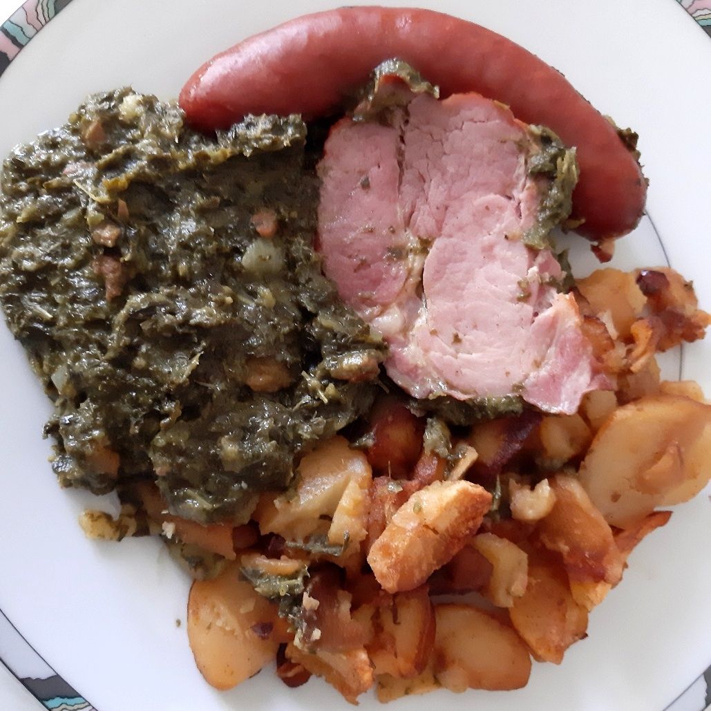 Grünkohl mit Kassler und Bauernwurst.jpg