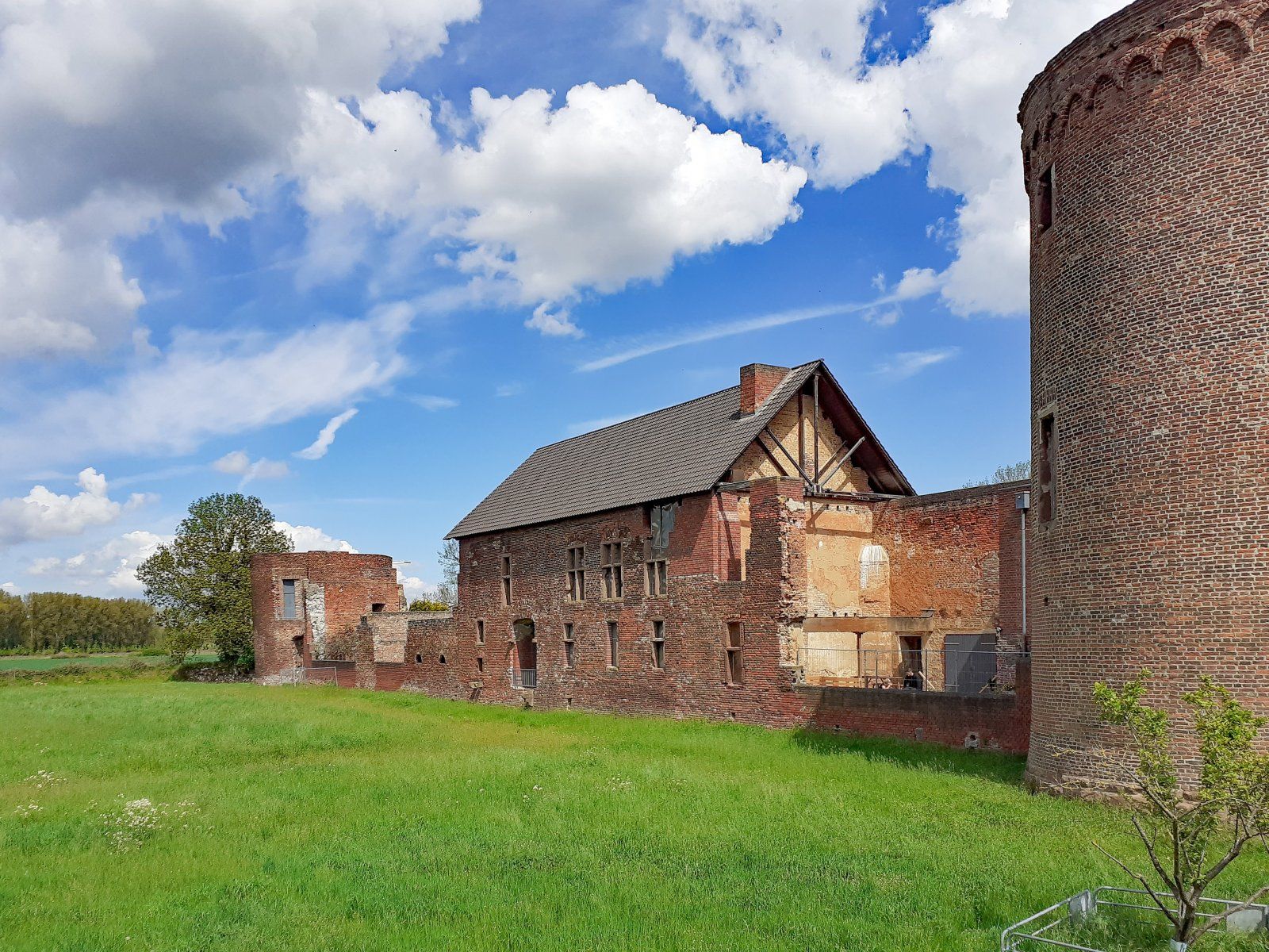 Hambacher Schloss 3.jpg