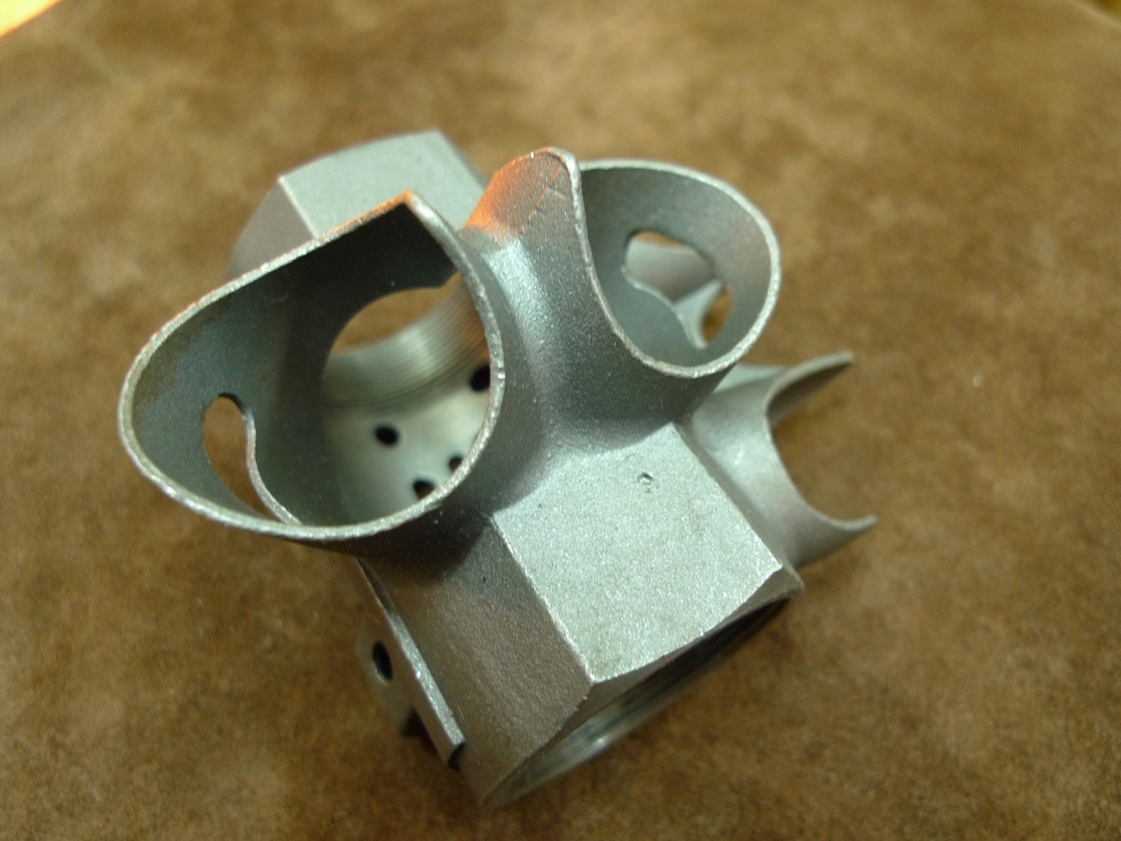 Italian bottom bracket shell 28,6 mm 22,2 mm.180 grams (2).jpg