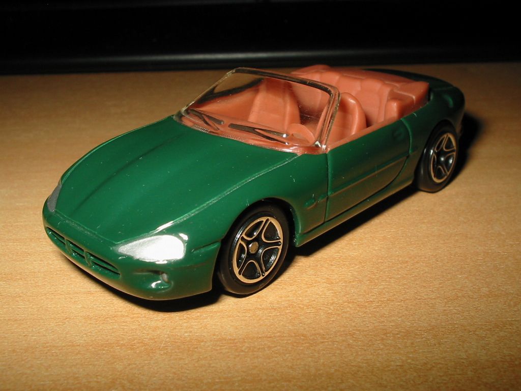 Jaguar XK-8 - Matchbox.JPG