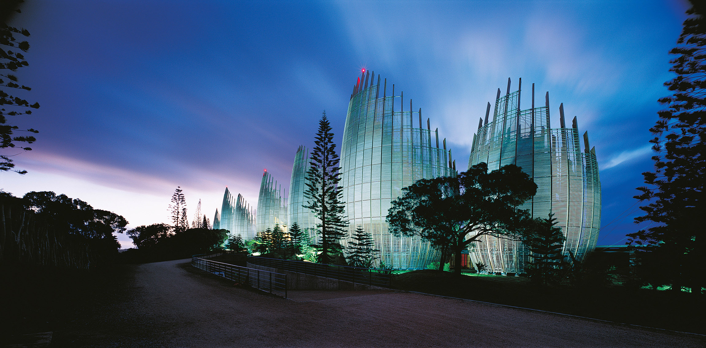 John Gollings & Jean-Marie Tjibaou Cultural Centre (Renzo Piano), Nouméa, New Caledonia 1997.jpg