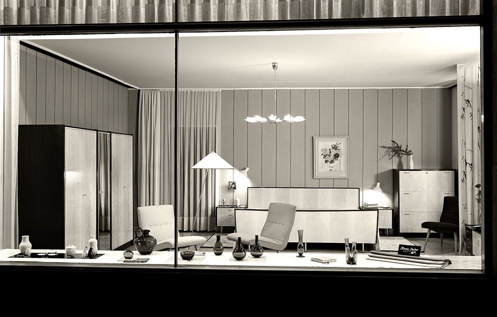June 1955. Store window of furniture store Pesch in Cologne..jpg