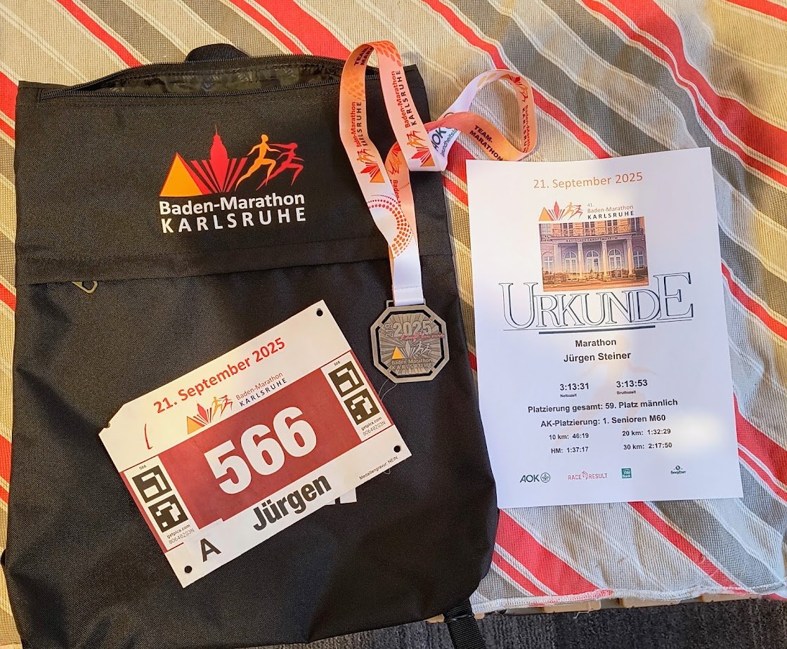 Karlsruhe Marathon Medaille u. Rucksack.jpg