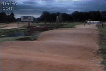Kid-interrupts-bike-race.gif