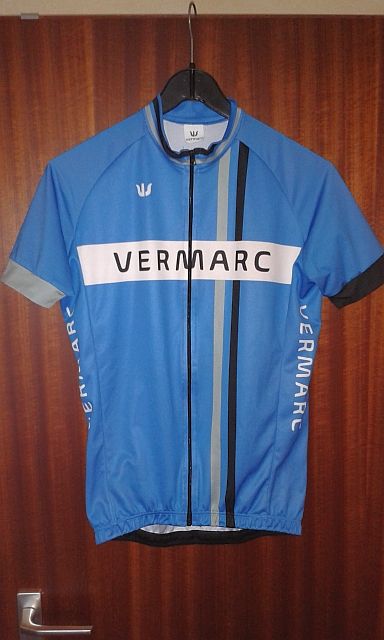 Kurzarmtrikot blau Front.jpg