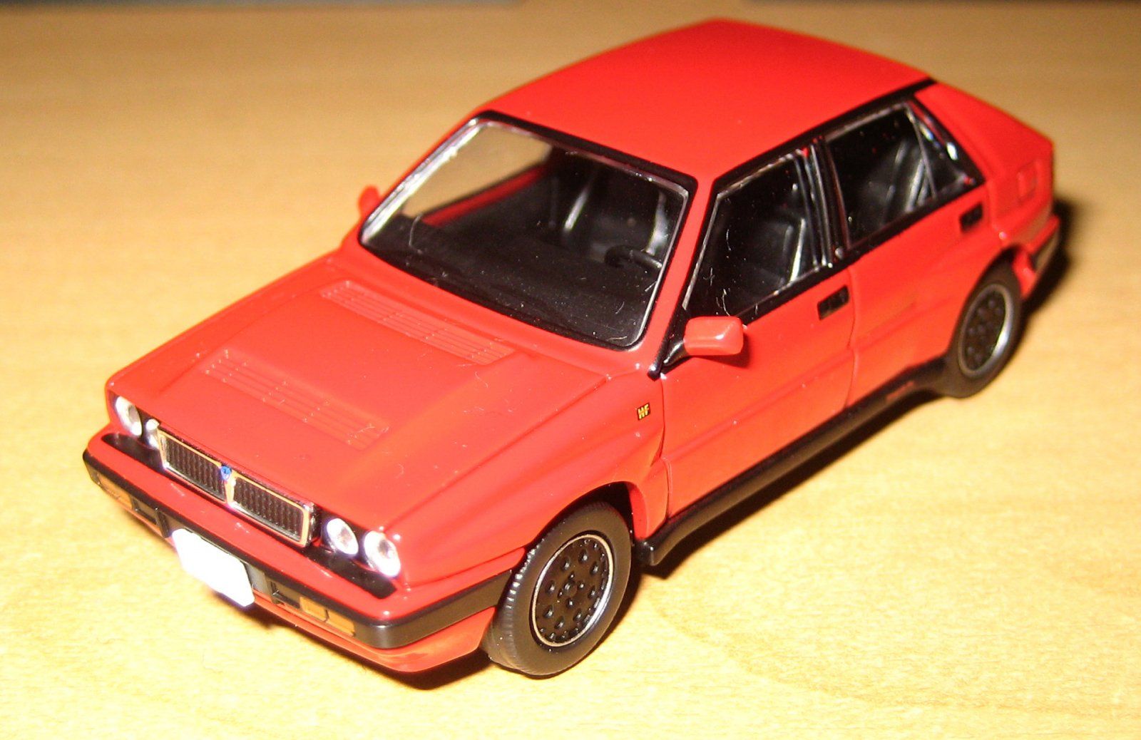 Lancia Delta Integrale (1) - Tomica.jpg