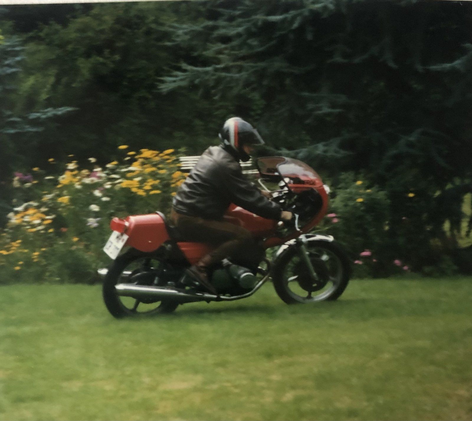 Laverda Schleifstein mit Affe.jpg