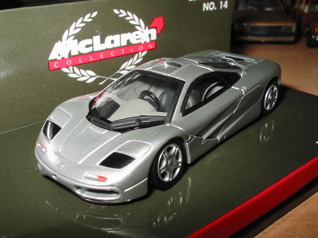 McLaren F1 - Minichamps.JPG