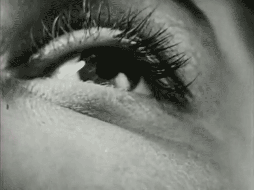 Meshes of the Afternoon (1943).gif