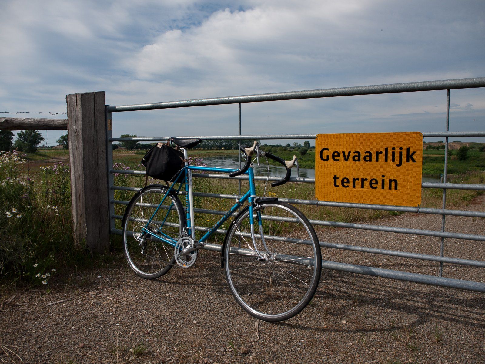 Mit dem Koga Miyata an der Maas bei Illighoven.jpg