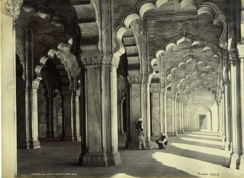 Moti Masjid , Agra, UP, India, photographed by Samuel Bourne in 1880s.jpg
