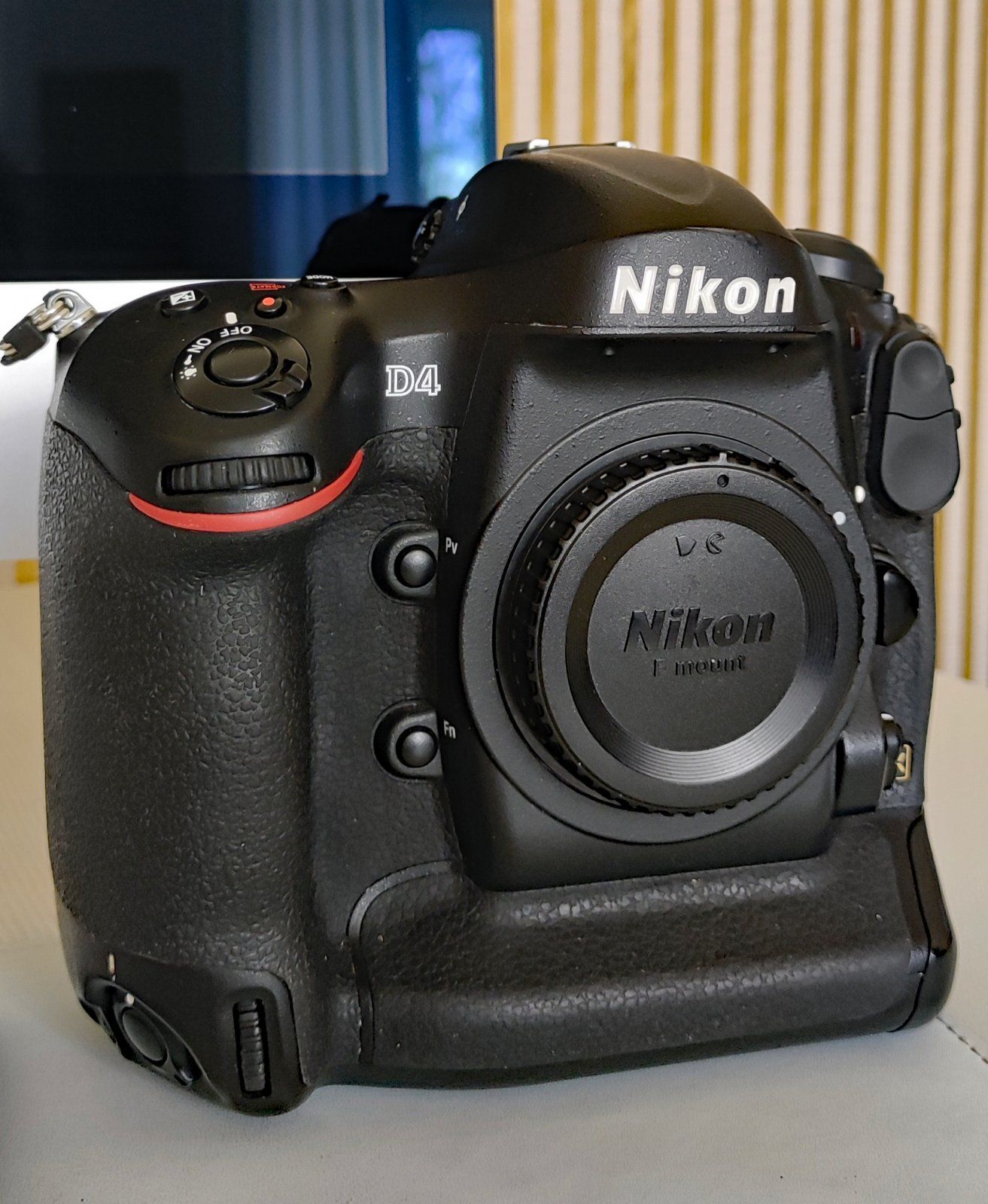 Nikon D4.jpg