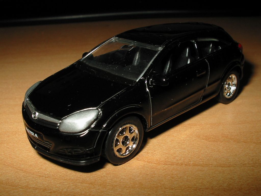 Opel Astra GTC 2005 - Welly.JPG