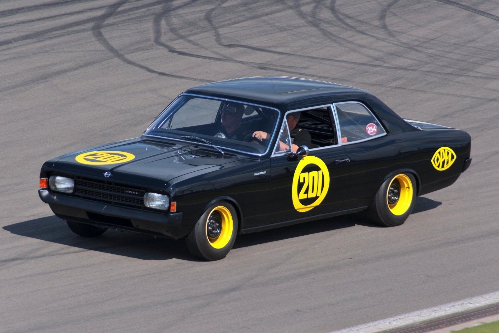 Opel_Rekord_C_Schwarze_Witwe.jpg