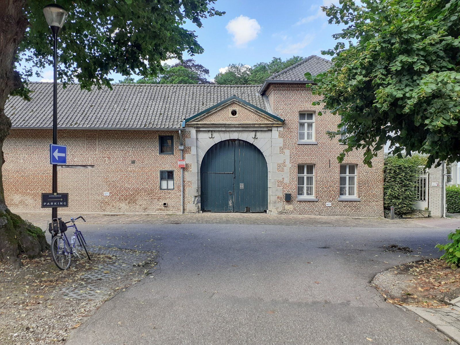 Pachthof des Kasteel Doenrade.jpg