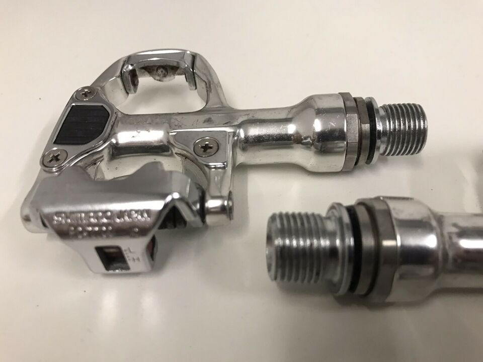 Pedal 7700.JPG