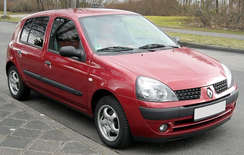 Renault-Clio-II-rot-Seitenansicht.jpg