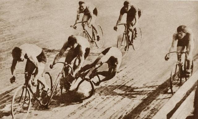 Sandbahnrennen Newark 1930.jpg