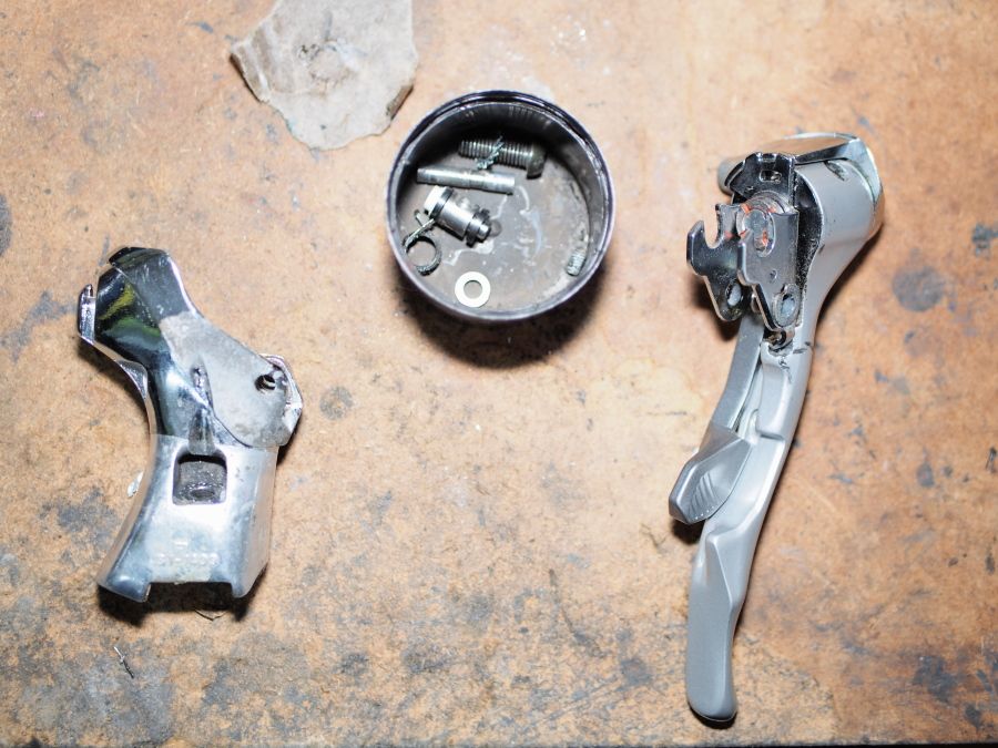 Shimano_7400_STI_b1.jpg