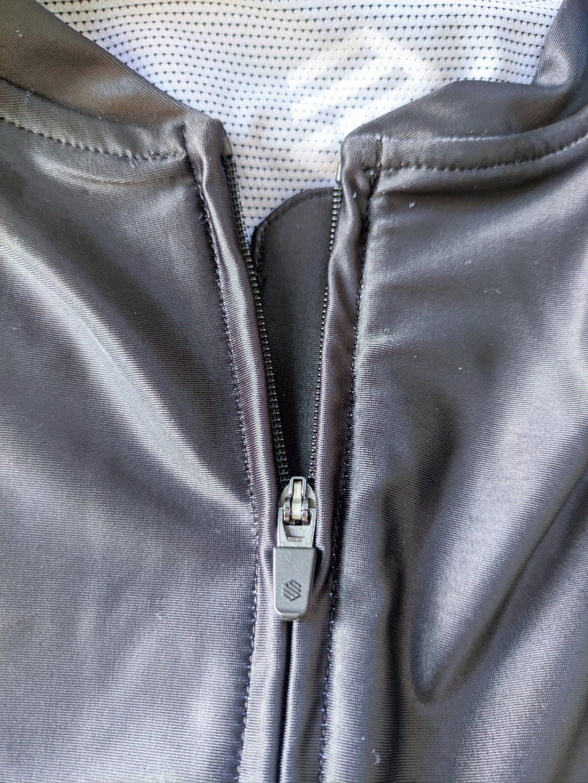 Siroko Detail Front Trikot.jpg