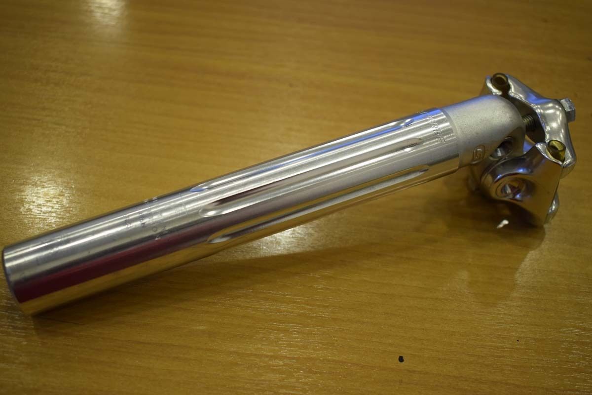 superbe seatpost.jpg